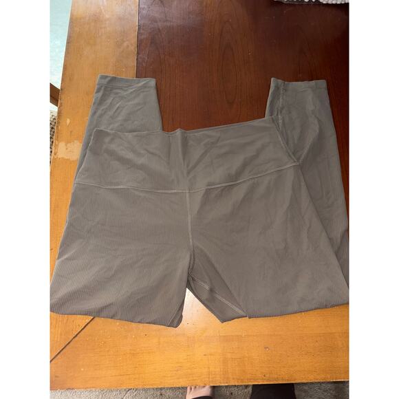 Green Lululemon Ribbed Aligns Sz 14 - Picture 1 of 3